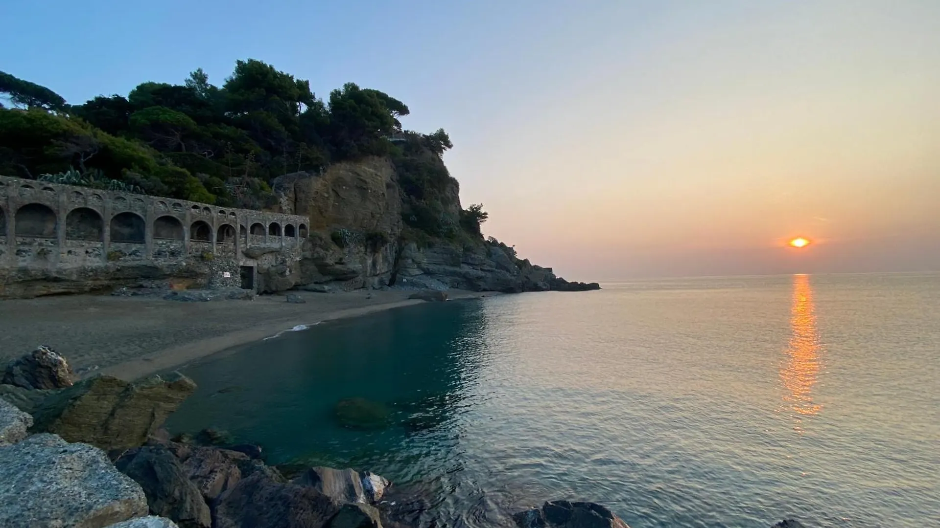 Appartamento Il Mare In Piazza Albisola Superiore 0*,  Italia